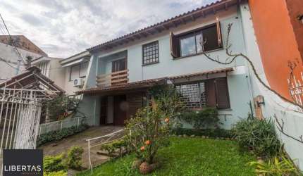 Casa 4 dormitórios no bairro Ipanema