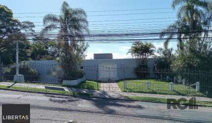 Casa para Venda - 580m², 3 dormitórios, sendo 1 suites, 3 vagas - Santa Tereza