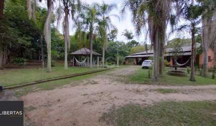 Sitio à venda no Lami, com 2 casas térreas, com 4 quartos cada uma