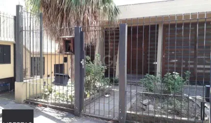 Casa para Venda - 385m², 5 dormitórios, sendo 1 suites, 4 vagas - Petrópolis