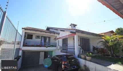Casa para Venda - 225.36m², 3 dormitórios, sendo 1 suites, 4 vagas - Camaquã
