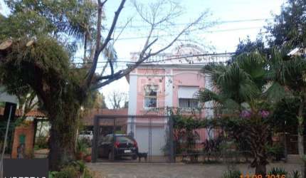Casa para Venda - 240m², 6 dormitórios, 4 vagas - Teresópolis
