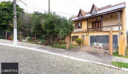 Casa Condominio para Venda - 386m², 3 dormitórios, sendo 2 suites, 2 vagas - Esp