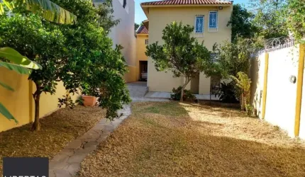 Casa ampla com pátio no Bairro Cristal, com 4 quartos