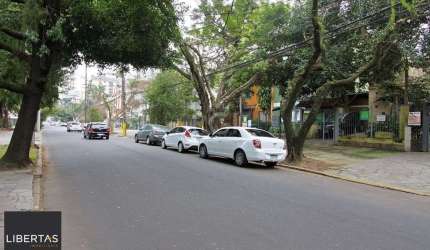 Terreno com Casa Para comprar com 3 dormitórios  111 m²