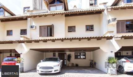 Casa condomínio | 3 Quartos | 1 Suíte | 2 Vagas | 249,20m2 Privativos | Bairro A
