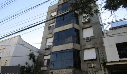 Apartamento de 2 quartos, 2 banheiros 1 vaga de garagem no bairro Azenha em POA