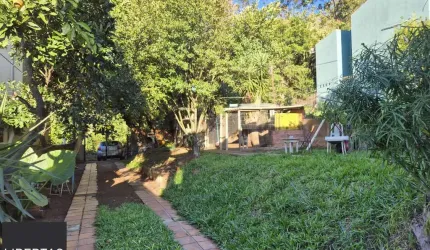Casa com amplo jardim