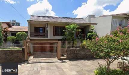 Casa no bairro Jardim Planalto de 3 dormitórios e 3 vagas