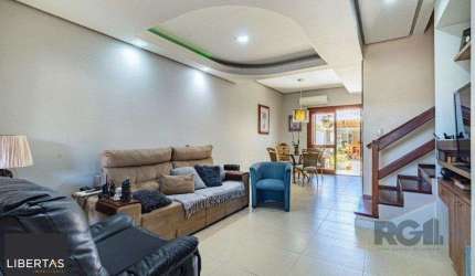 Casa de 3 dormitórios no bairro Cavalhada