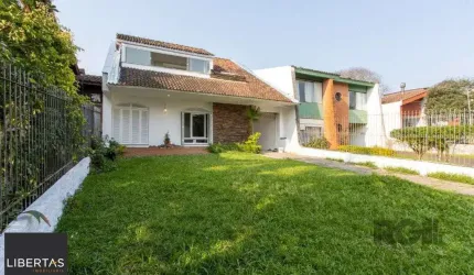 Casa para Venda - 337m², 3 dormitórios, sendo 1 suites, 3 vagas - Cristal