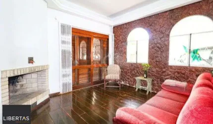 Venda Padrão - Porto Alegre - Casa com  5 dormitórios, suíte,  piscina, lareira,