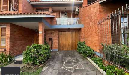 Casa com piscina a venda em Ipanema