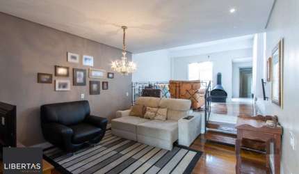Apartamento de  186,66m2, 4 dormitórios, 1 suíte, 3 banheiros, 4 vagas,no bairro