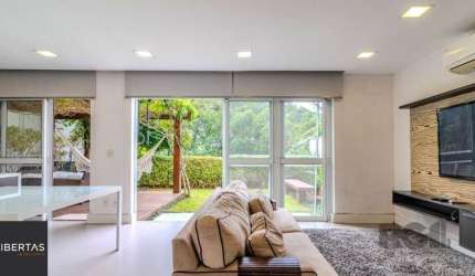 Casa em Condomínio com 04 Quartos - 4 vagas, 200,36 m² de área privativa - LOMBA