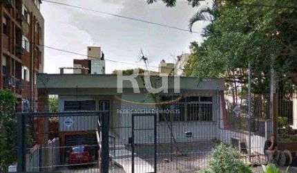 Casa para Venda - 250m², 3 dormitórios, 2 vagas - Petrópolis