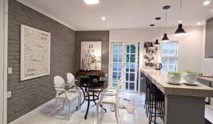 Casa 2 dormitórios à venda Rio Branco Porto Alegre/RS