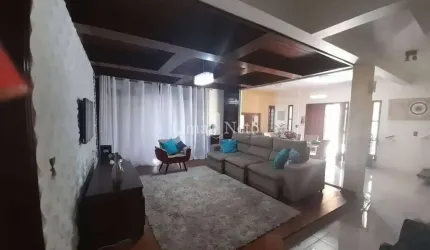 Casa sobrado, 234 m2, 3 dorms ( 1 suíte com closet ) 4 vagas