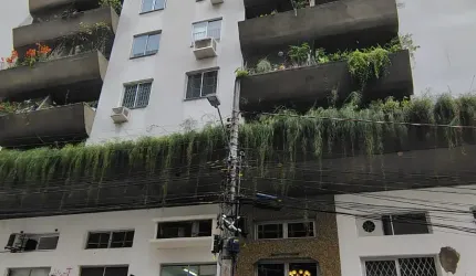 COBERTUTA  MOBILIADA COM 294 M² NO CENTRO DE FLORIANÓPOLIS