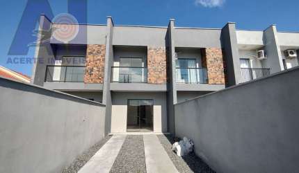 Casa à venda no bairro Espinheiros - Joinville/SC