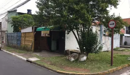 Sobrado na Rua Garibaldi esquina com a Rua Lajeado Bairro Niterói Canoas RS