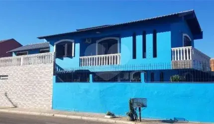 Sobrado no bairro Niterói canoas -RS