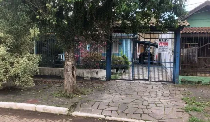 Casa de Madeira Localizada na Rua Jose do Patrocínio no Bairro Niterói Canoas