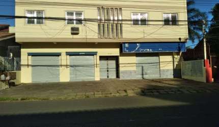Predito comercial com 3 lojas e 6 apartamentos na Rua Venâncio Aires  Niterói