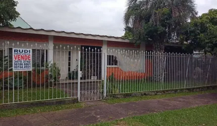 Casa Alvenaria com 4 Dormitorios Rua do Gerânios Bairro Igara Canoas RS.