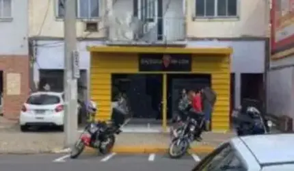 Prédio no bairro Niterói Canoas -RS