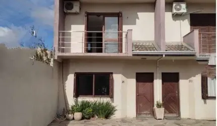 Sobrado em condomínio no bairro Niterói Canoas RS
