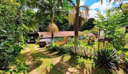 Sítio para quem busca contato com a natureza, com 5 quartos, sendo 1 suíte com hidromassagem, à Venda na Estrada Rural, Sarapuí de Cima, Piedade/SP