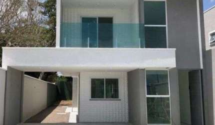 Casa Duplex em próximo ao Shopping do Eusébio! Área de 144m2 e excelente espaço de terreno.