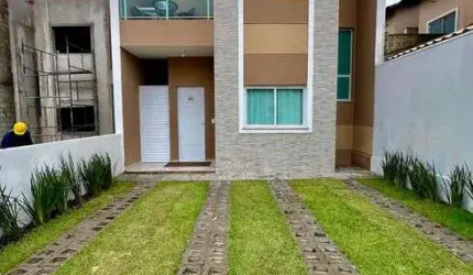 Casas em condomínio no Eusébio! Área de lazer completa.