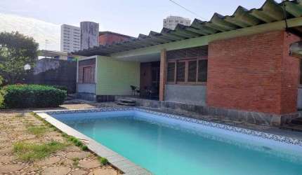 CASA PLANA COM EXCELENTE LOCALIZAÇÃO NO SÃO JOÃO DO TAUPE!