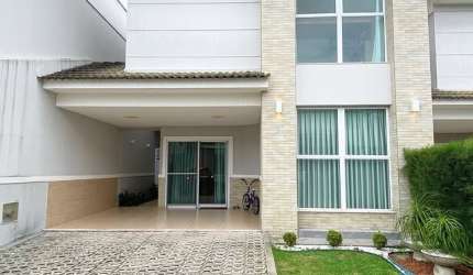 Belíssima Casa Duplex em condomínio mobiliada no Eusébio!