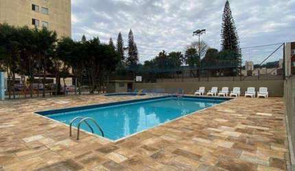 Apartamento com 2 dormitórios à venda, 56 m² por R$ 369.000