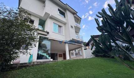 Sobrado com 4 dormitórios à venda, 300 m² por R$ 2.490.000 - Perová - Arujá/SP
