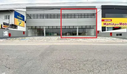 Sala comercial para alugar no Caminho Novo, Palhoça  por R$ 17.900