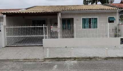 Casa com 3 quartos à venda no Madri, Palhoça  por R$ 550.000