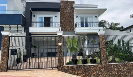 Casa com 4 quartos à venda em Pedra Branca, Palhoça  por R$ 2.300.000