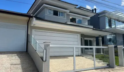 Casa com 3 quartos à venda em Pedra Branca, Palhoça  por R$ 2.500.000