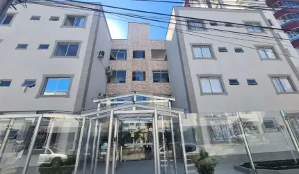 Apartamento com 2 quartos para alugar no Kobrasol, São José  por R$ 2.450