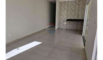 Casa com 2 dormitórios sendo 1 suíte disponível para locação