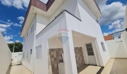 Sobrado Moderno e Amplo aluga-se em Holambra - São Paulo