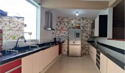 Imóvel com 5 dormitórios com suíte no bairro Aterrado Mogi Mirim!