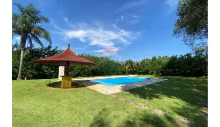 Linda chácara com 3 quartos,1 suíte, área total 11470 m² lazer completo em Serra Negra -Aceita Financiamento