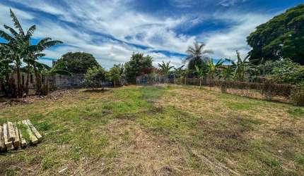 Terreno de 300m² de área na Vila Melo
