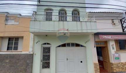 Casa Comercial em Amparo - SP, com espaço para 2(duas) Empresas ou Consultório (térreo e piso superior).
