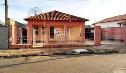 CASA À VENDA NO BAIRRO CUBATÃO !!!